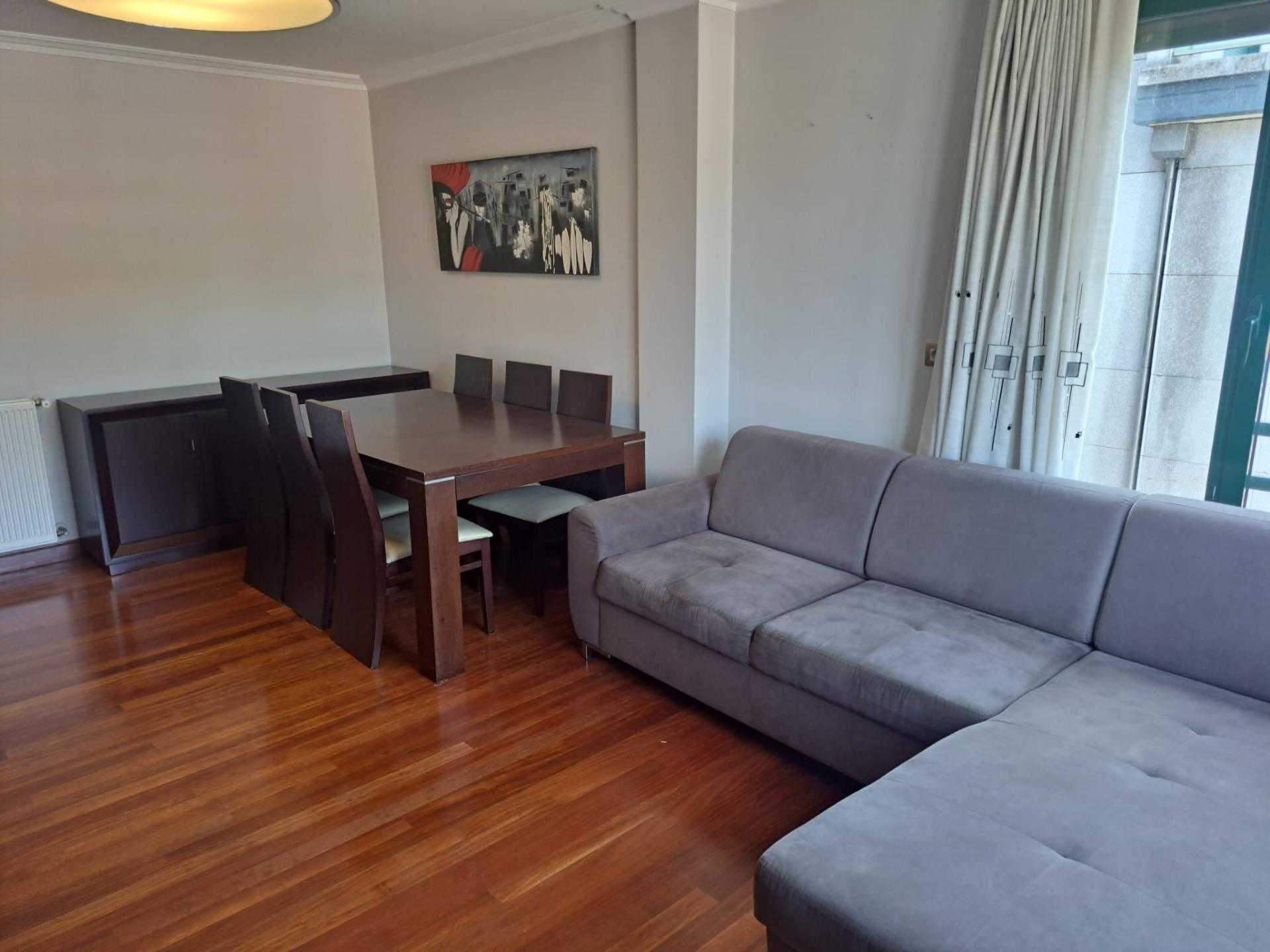 Condominium in Santurce-Antiguo, Baskenland 12608942