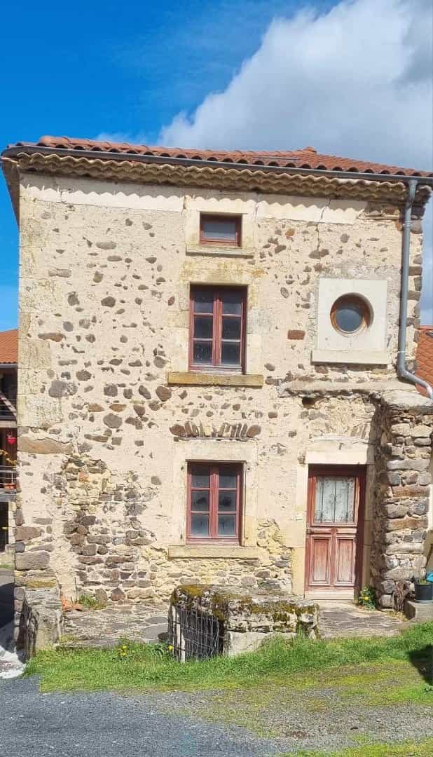 Haus im Saint-Julien-de-Coppel, Auvergne-Rhône-Alpes 12609679