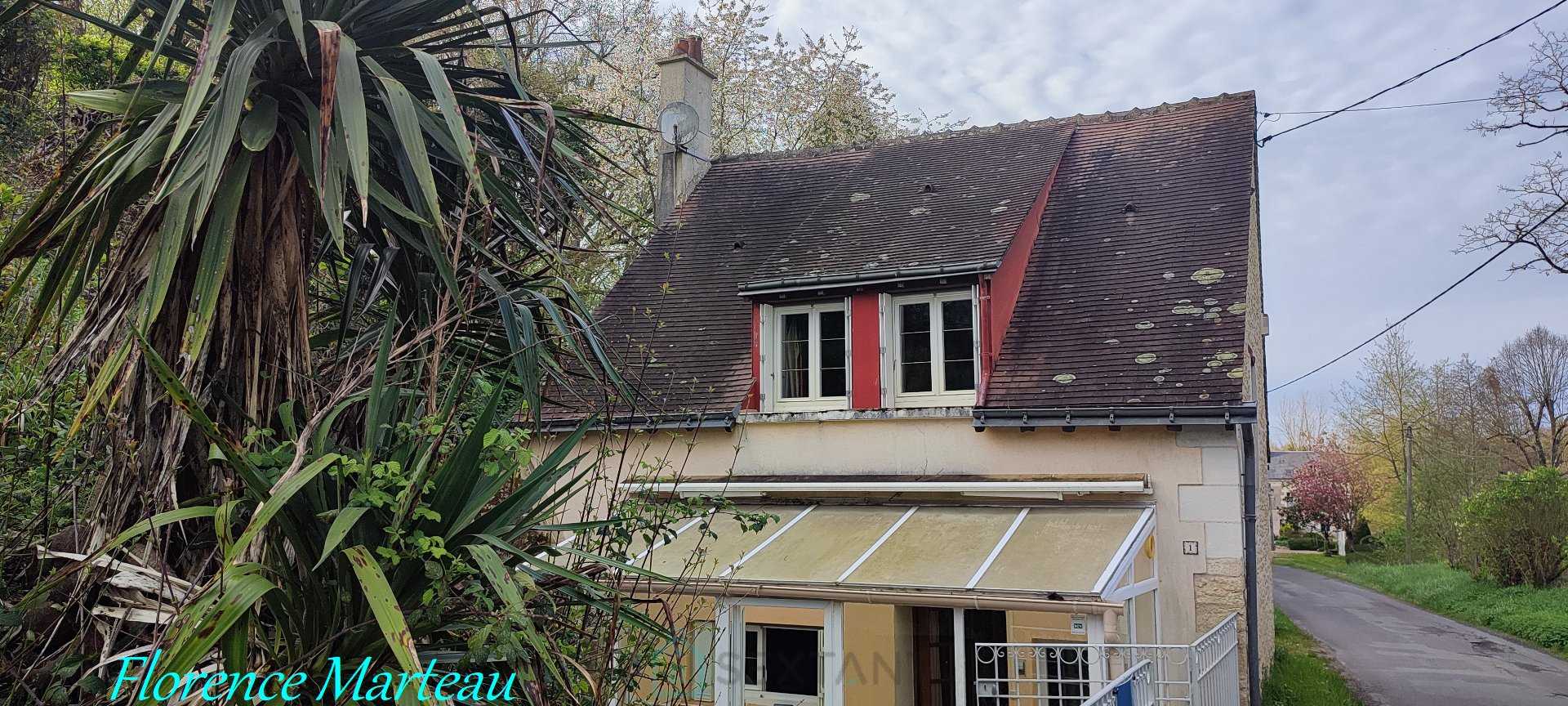 House in Epeigne-les-Bois, Centre-Val de Loire 12610646