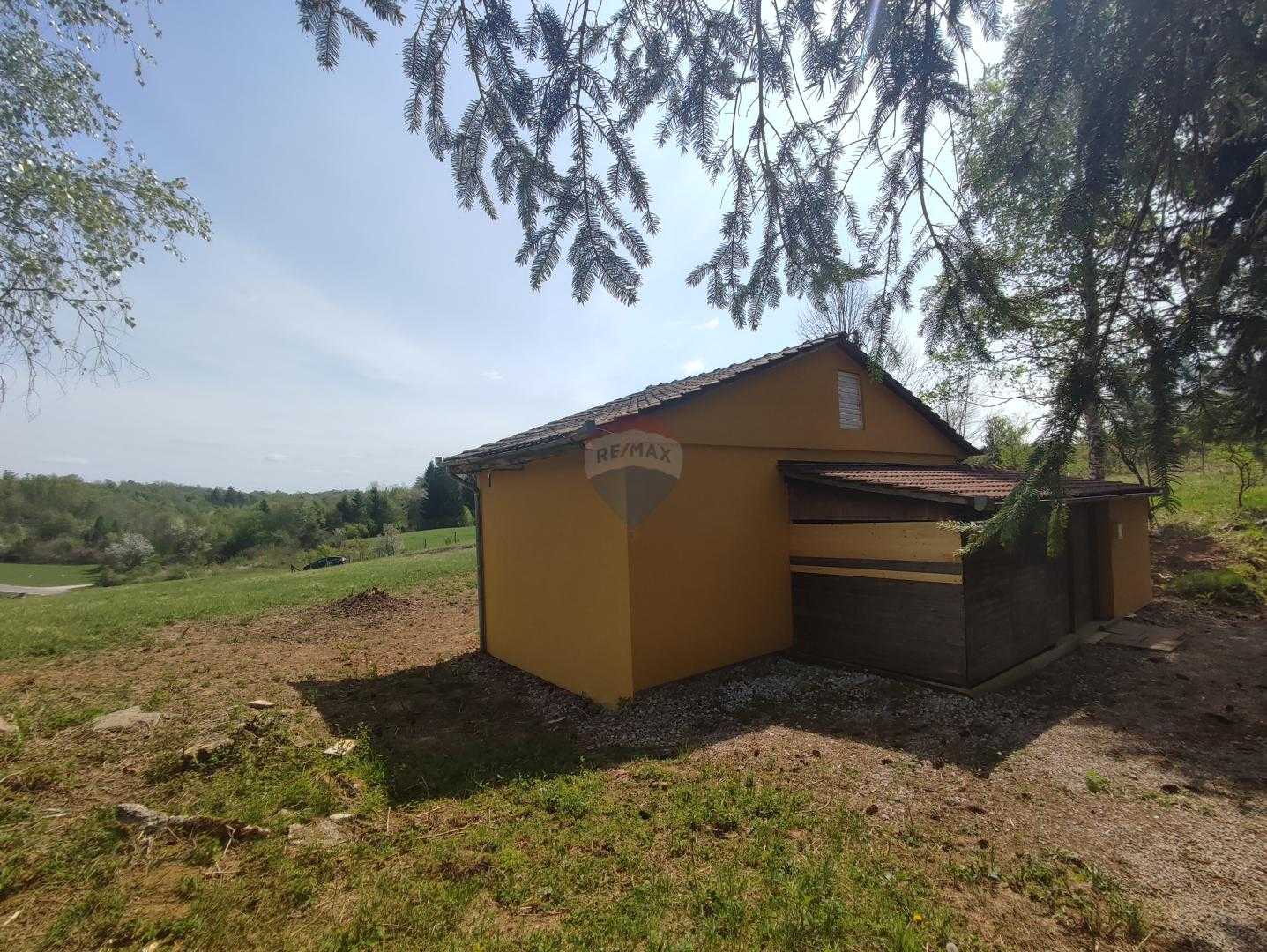 房子 在 Dugače, Karlovačka županija 12610796