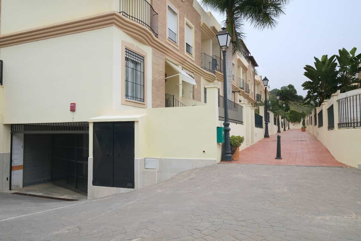 жилой дом в Vélez-Málaga, Andalucía 12610947