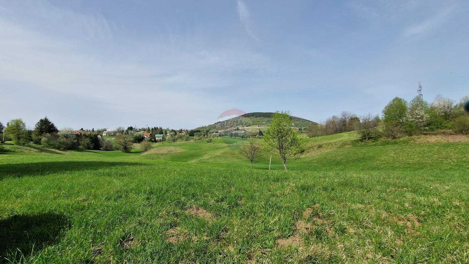 Tierra en Vrbovsko, Primorsko-Goranska Zupanija 12611686