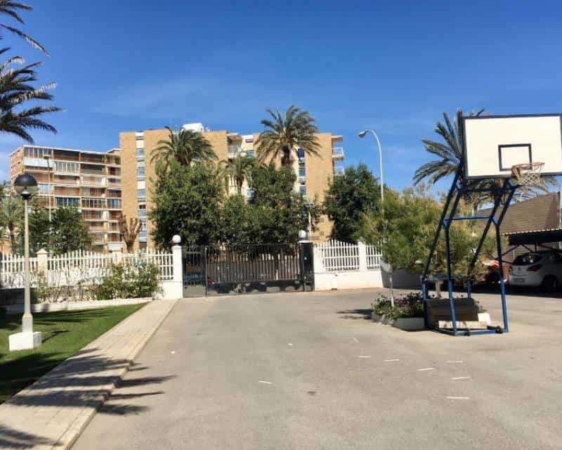 Condominium in Alicante (Alacant), Comunidad Valenciana 12612668