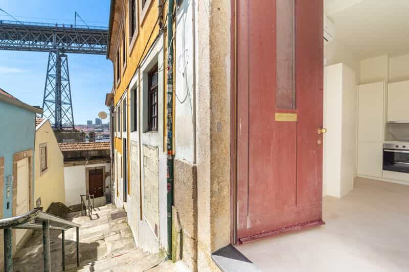 Eigentumswohnung im Cavaco, Porto 12613022