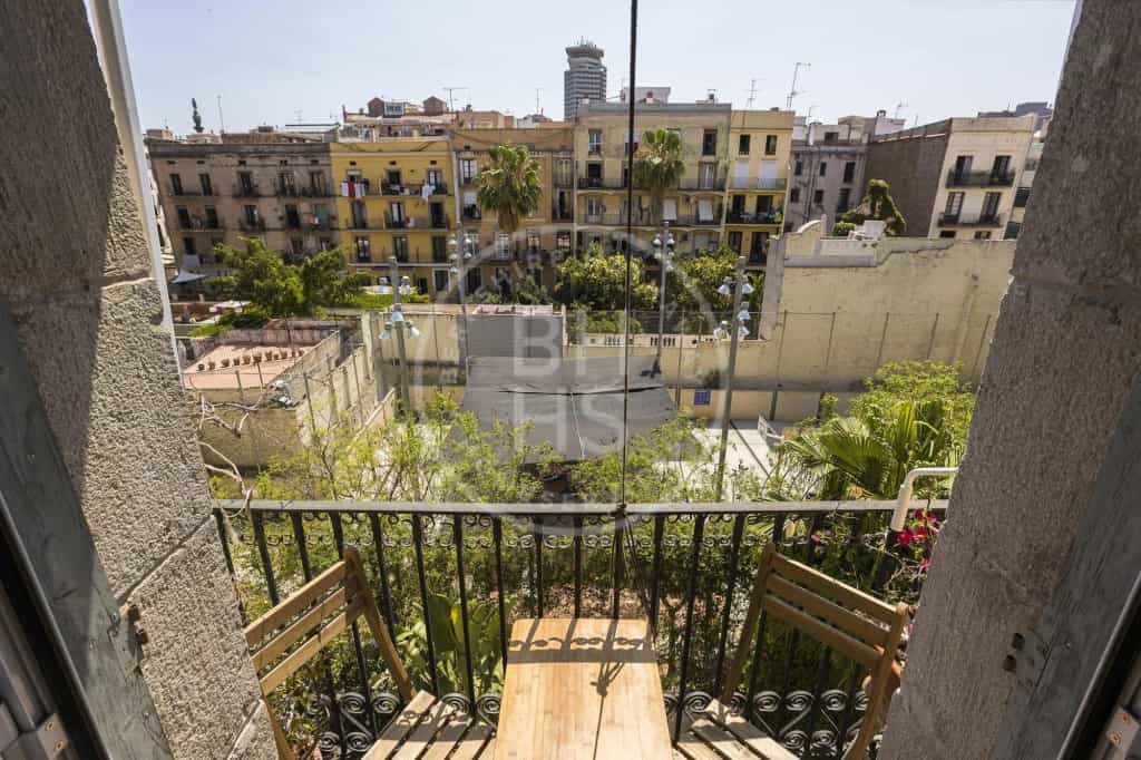 Condominium in Barcelona, Cataluña 12613381