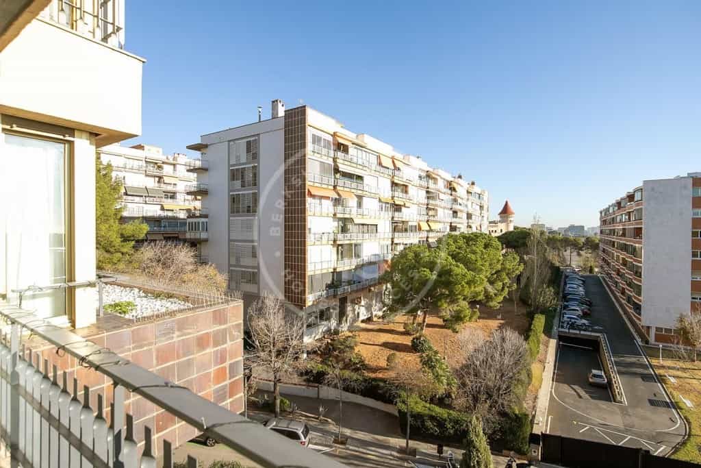 Condominium dans Barcelona, Cataluña 12613387