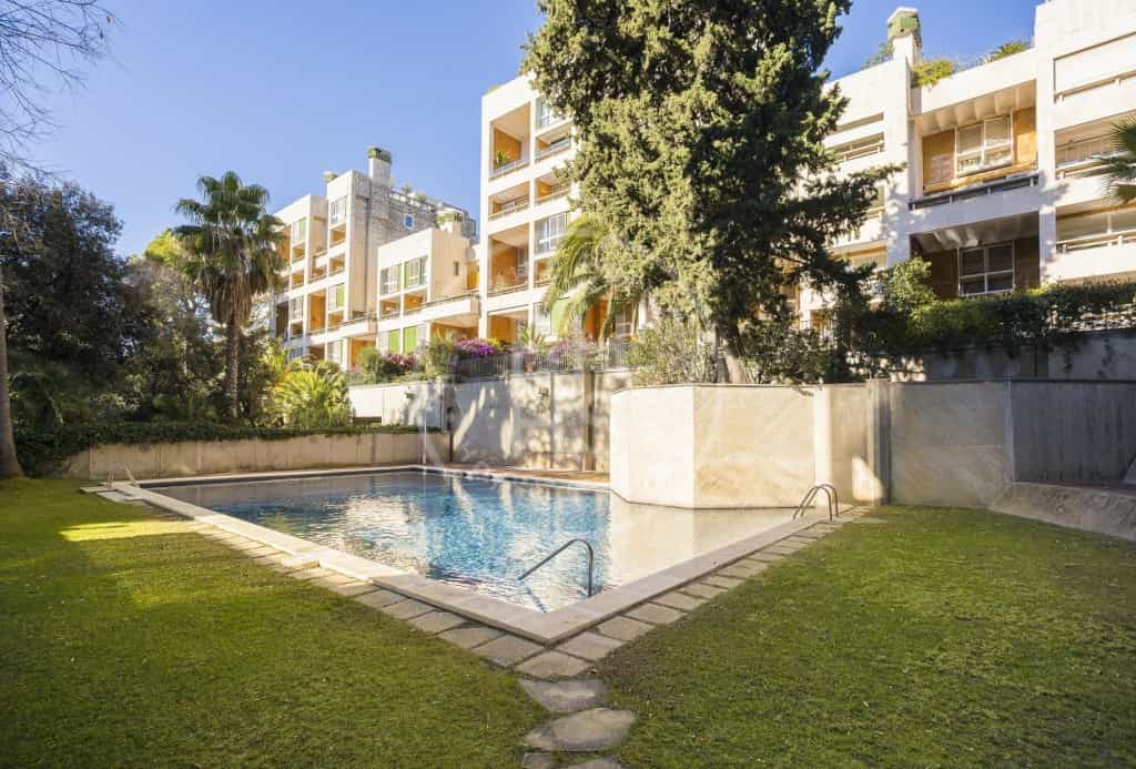 Condominium in Barcelona, Catalonië 12613395