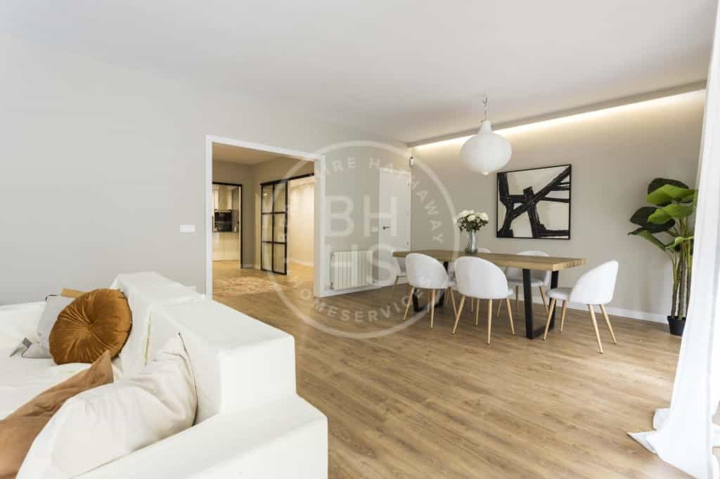 公寓 在 Barcelona, Cataluña 12613404