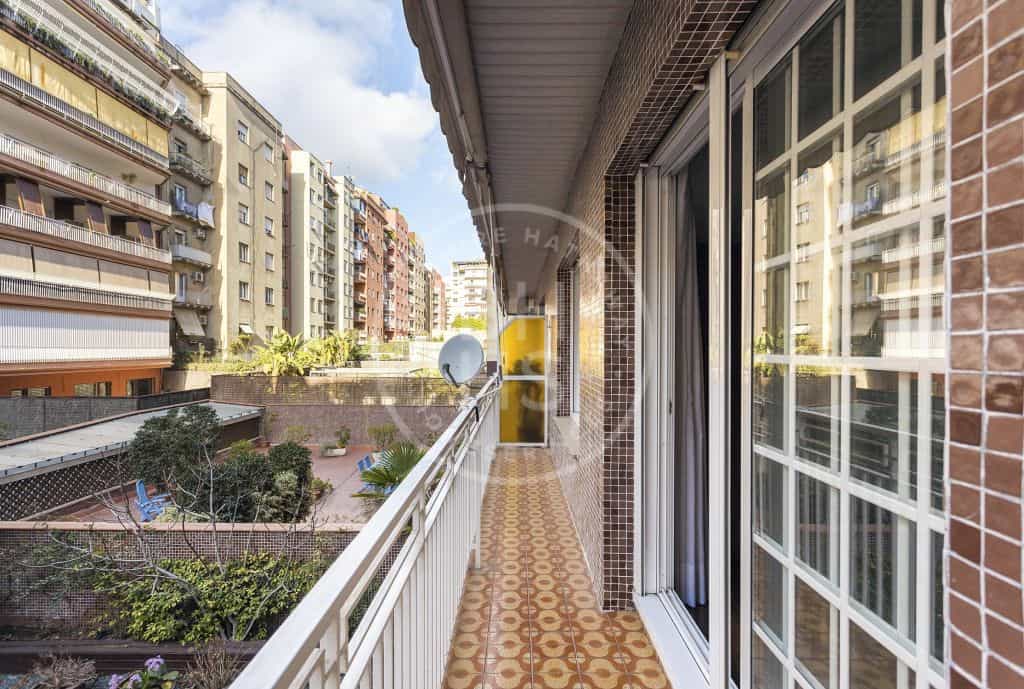 Condominium in Barcelona, Catalonië 12613408