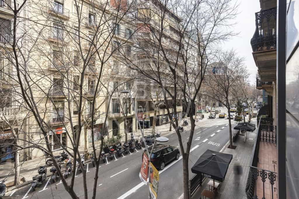 Condominium in Barcelona, Cataluña 12613412