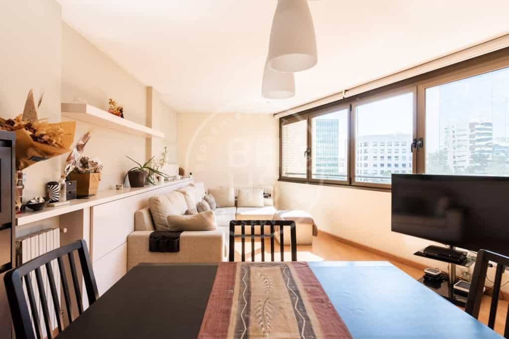 Condominium in Barcelona, Catalonië 12613460