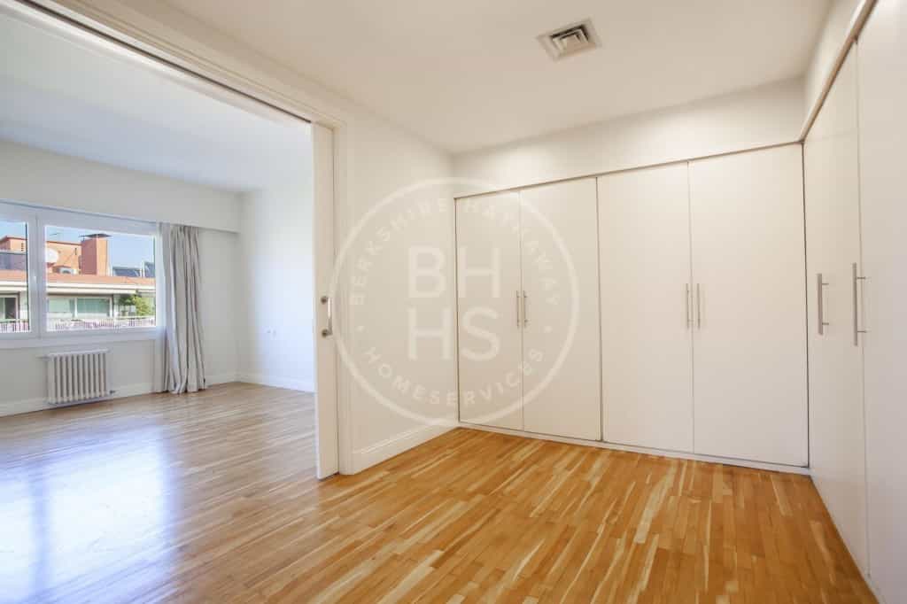 公寓 在 Barcelona, Cataluña 12613468