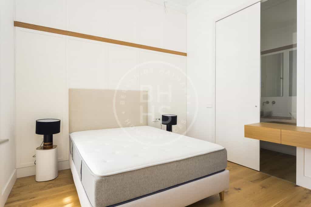 Condominium in Barcelona, Cataluña 12613471
