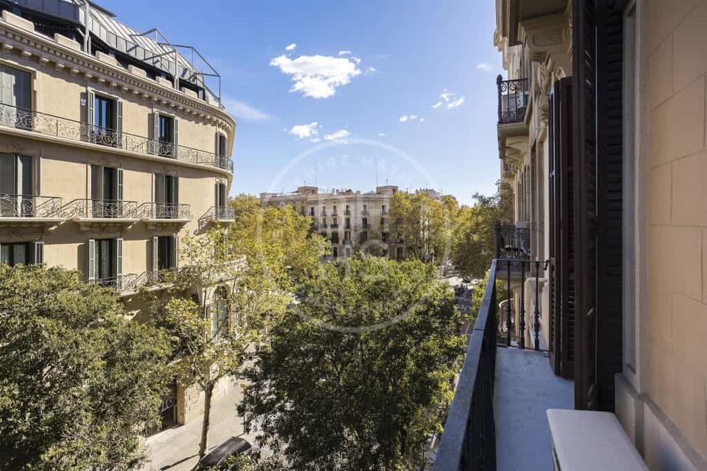 Condominium dans Barcelone, Catalogne 12613474