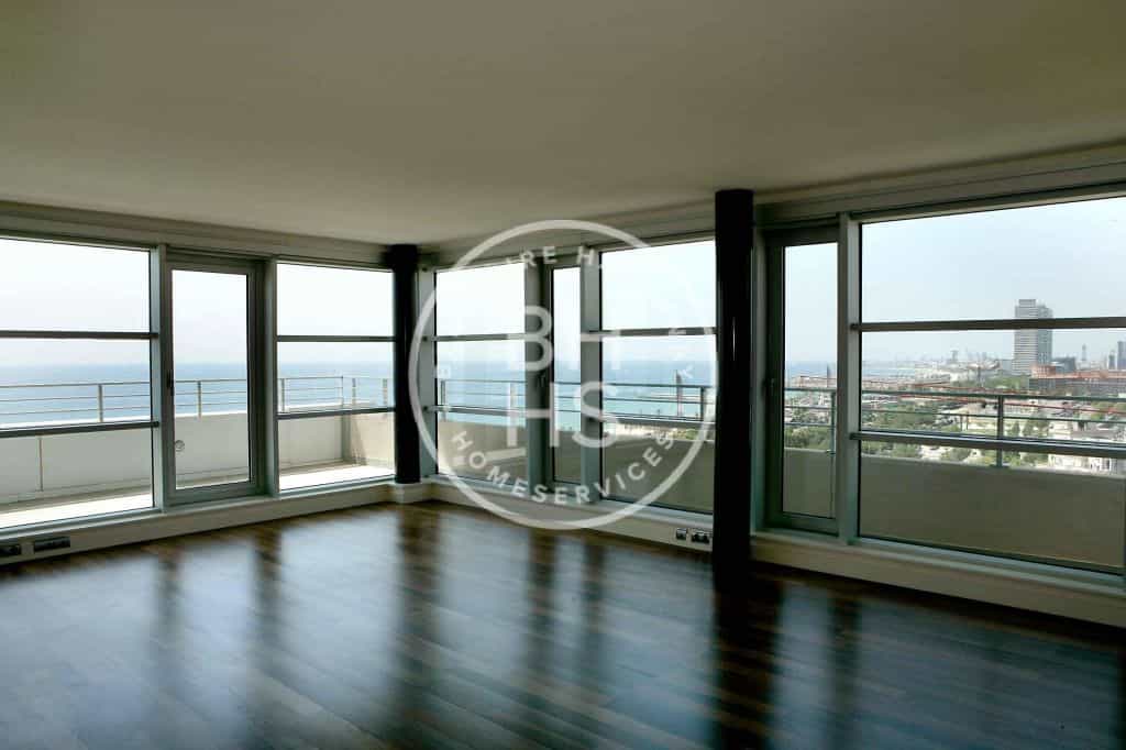 Condominium in Barcelona, Cataluña 12613479