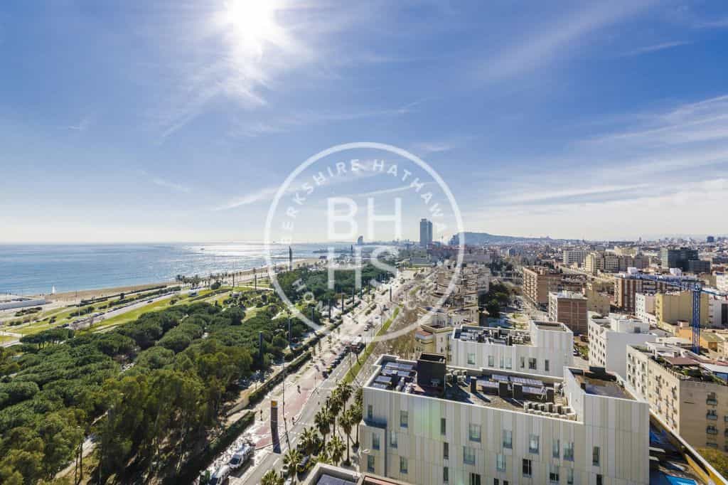 Eigentumswohnung im Barcelona, Cataluña 12613479