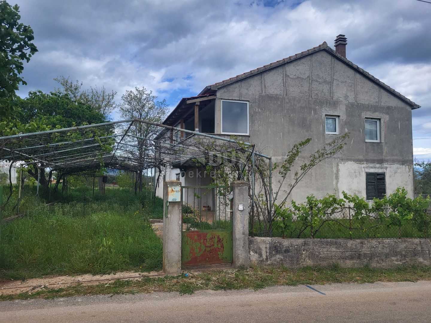 Condominium in Sveti Filip i Jakov, Zadarska Zupanija 12613623