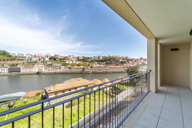 Condominium dans Vila Nova de Gaia, Porto 12613961