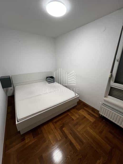 公寓 在 Odra, Zagreb, Grad 12614043