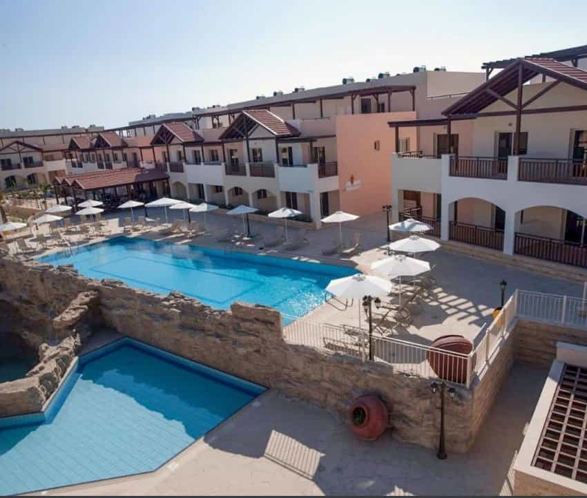 Condominium in Larnaca, Larnaca 12614896