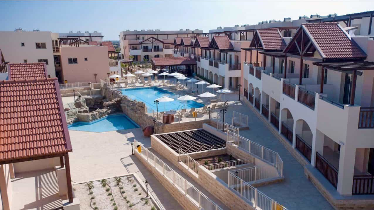 公寓 在 Larnaca, Larnaca 12614896