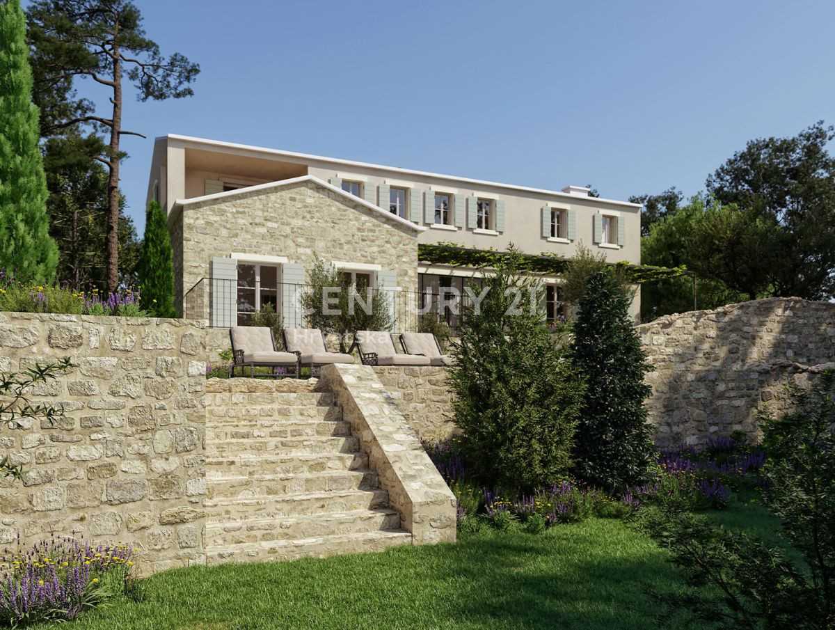 House in Brtonigla, Istria County 12614943