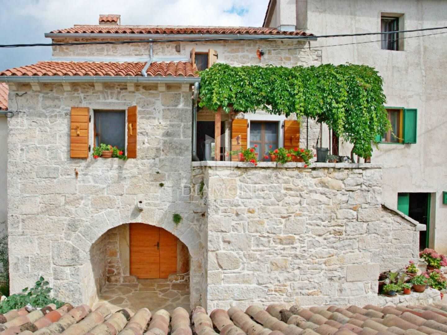 casa en Picán, Istarska Županija 12615184