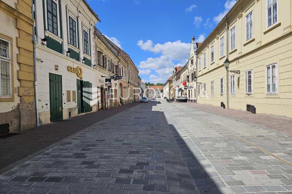 Condominium in Osijek, Osjecko-Baranjska Zupanija 12616645