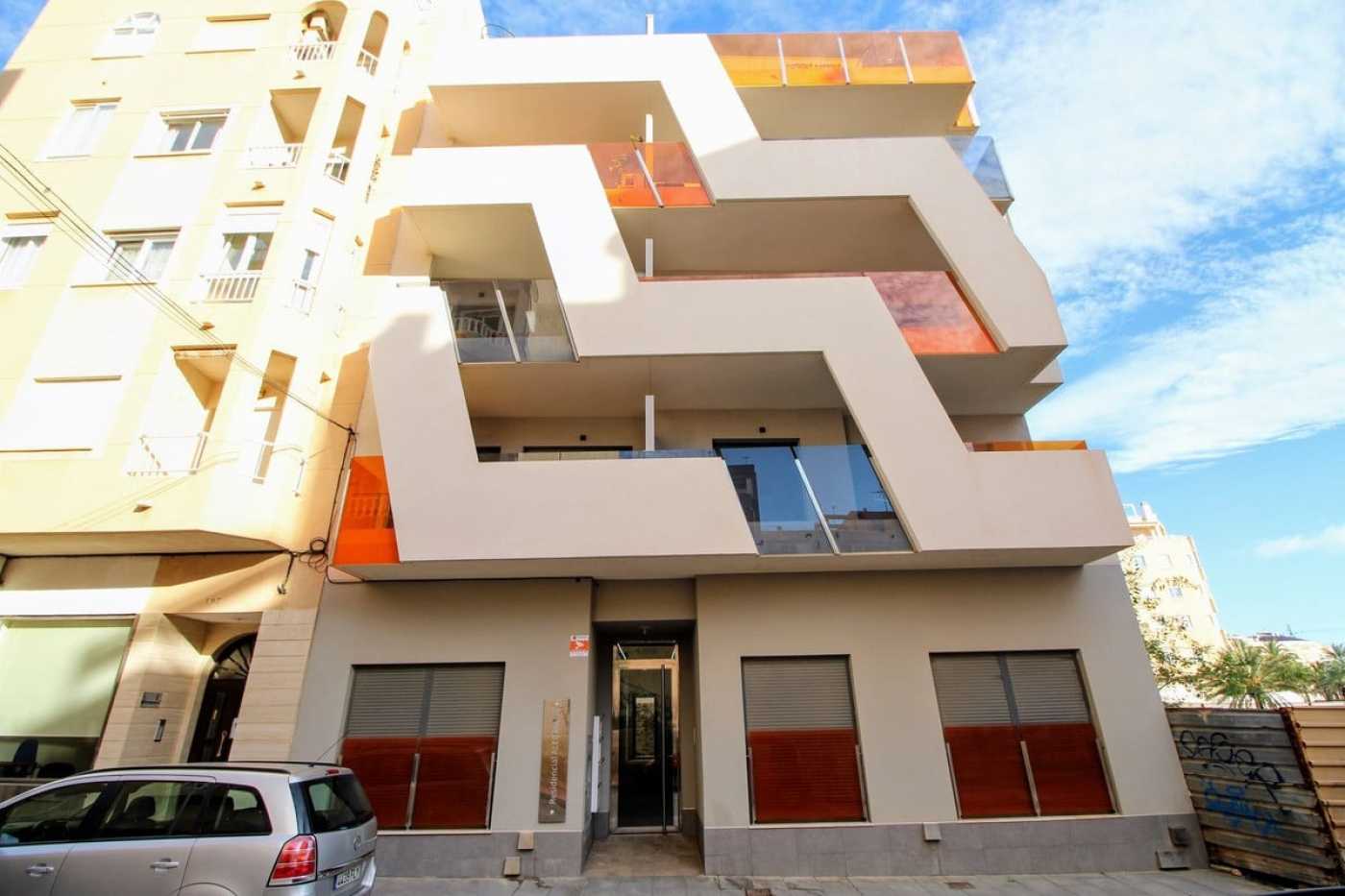 Condominium in Torrevieja, Comunidad Valenciana 12618094