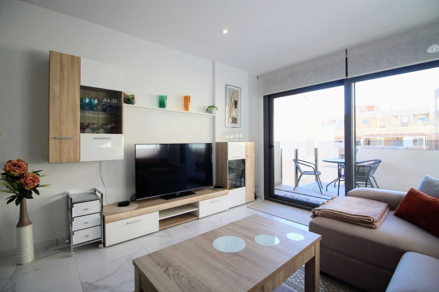 Condominium in Torrevieja, Comunidad Valenciana 12618094