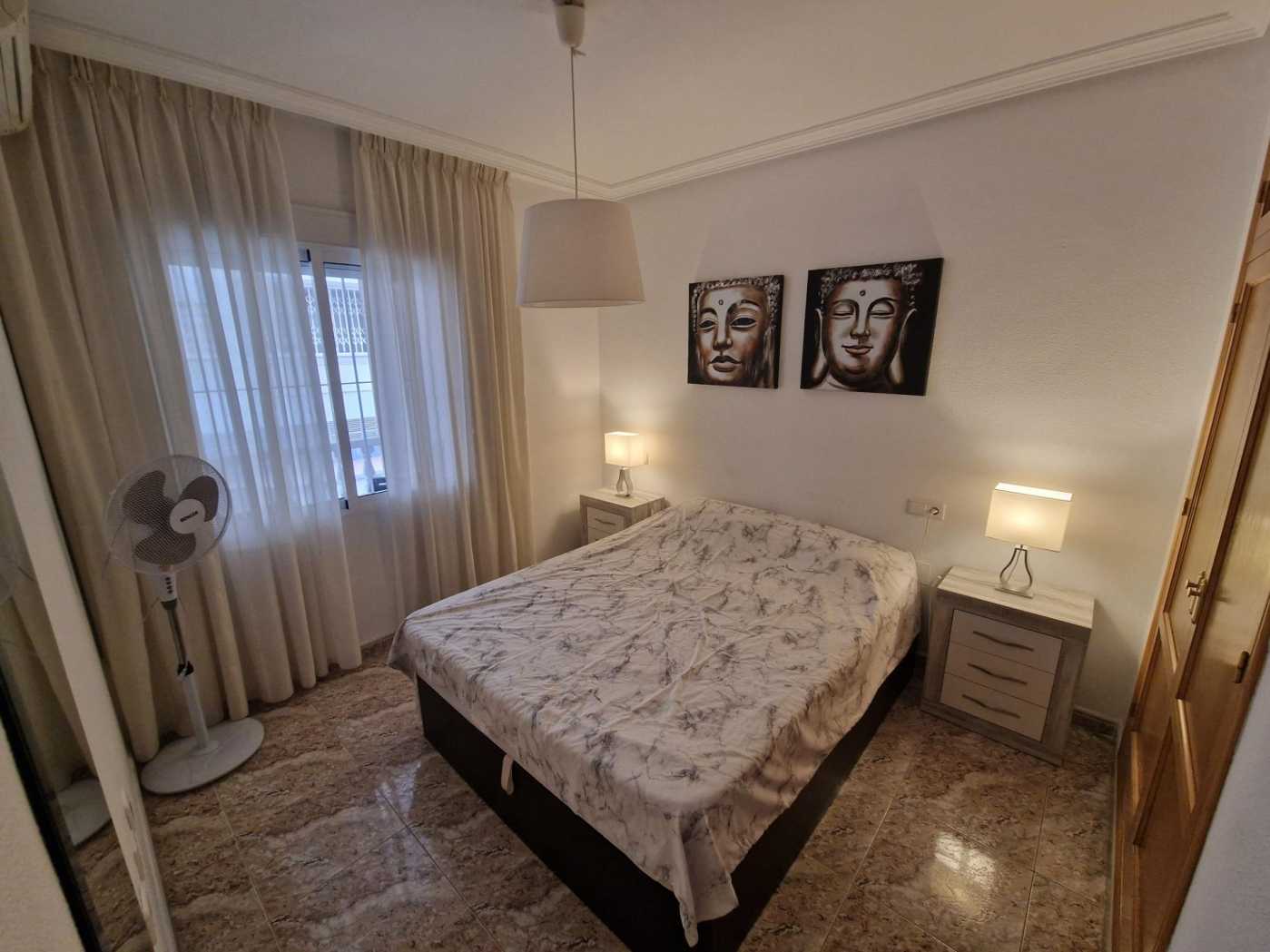 公寓 在 Torrevieja, 巴倫西亞 12618130
