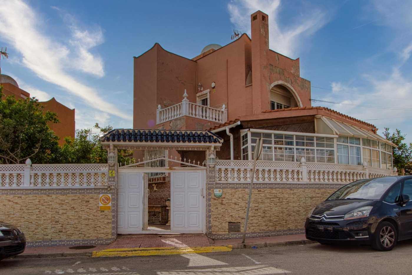 Huis in Torrevieja, Comunidad Valenciana 12618231