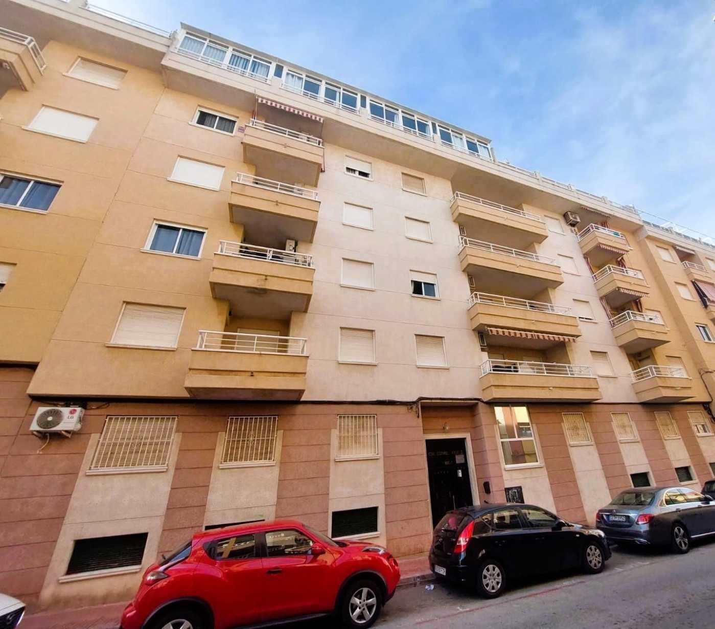Condominium in Torrevieja, Valencia 12618289