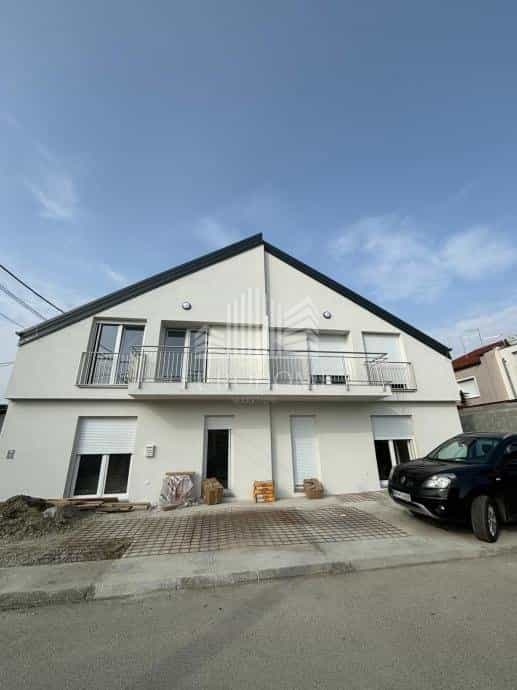 Condominio nel Culinec, Zagabria, Laurea 12619087