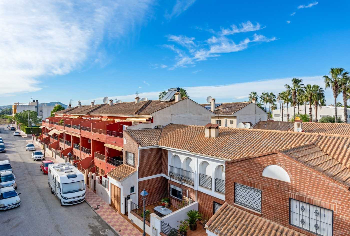 Condominium in Jacarilla, Comunidad Valenciana 12619595