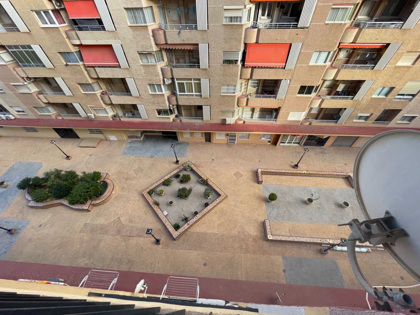 Condominium in Torrevieja, Comunidad Valenciana 12619944