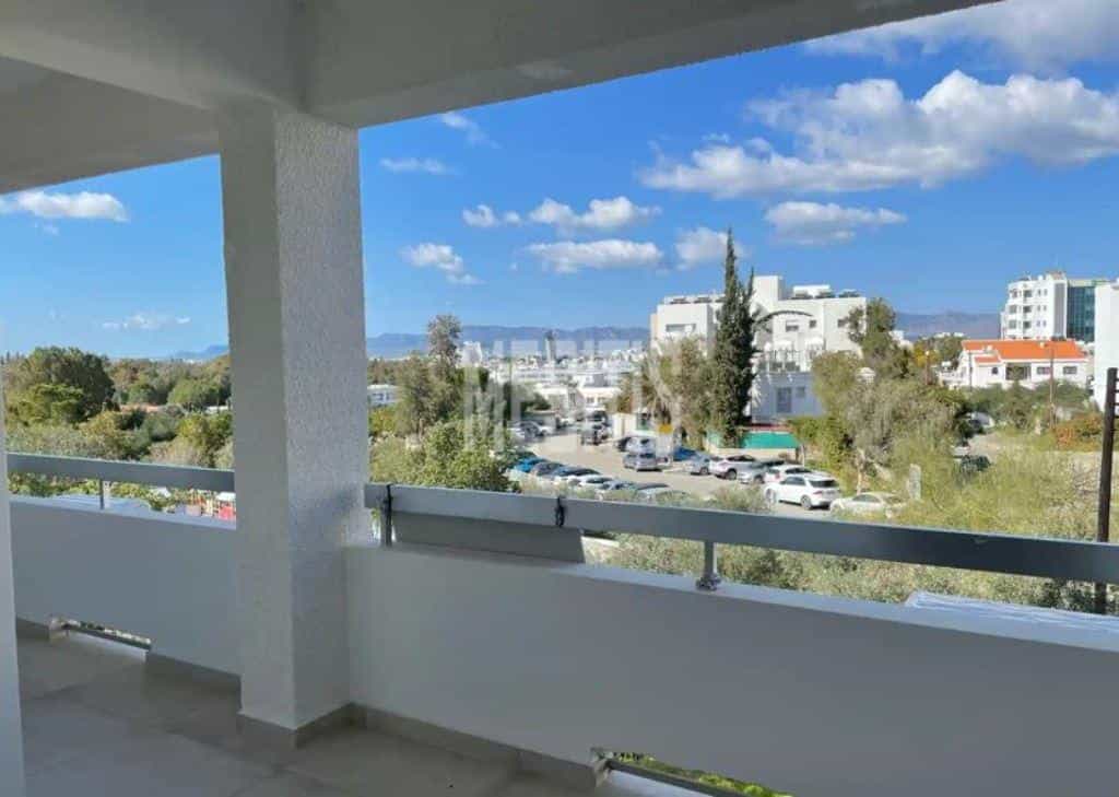 Condominio nel Nicosia, Lefkosia 12620764