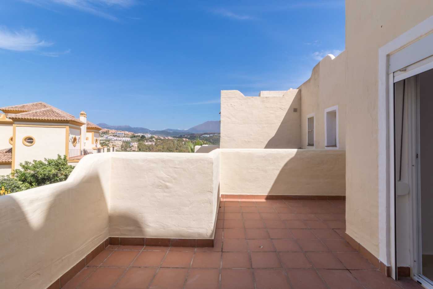 Condominium dans Casares, Andalusia 12621483