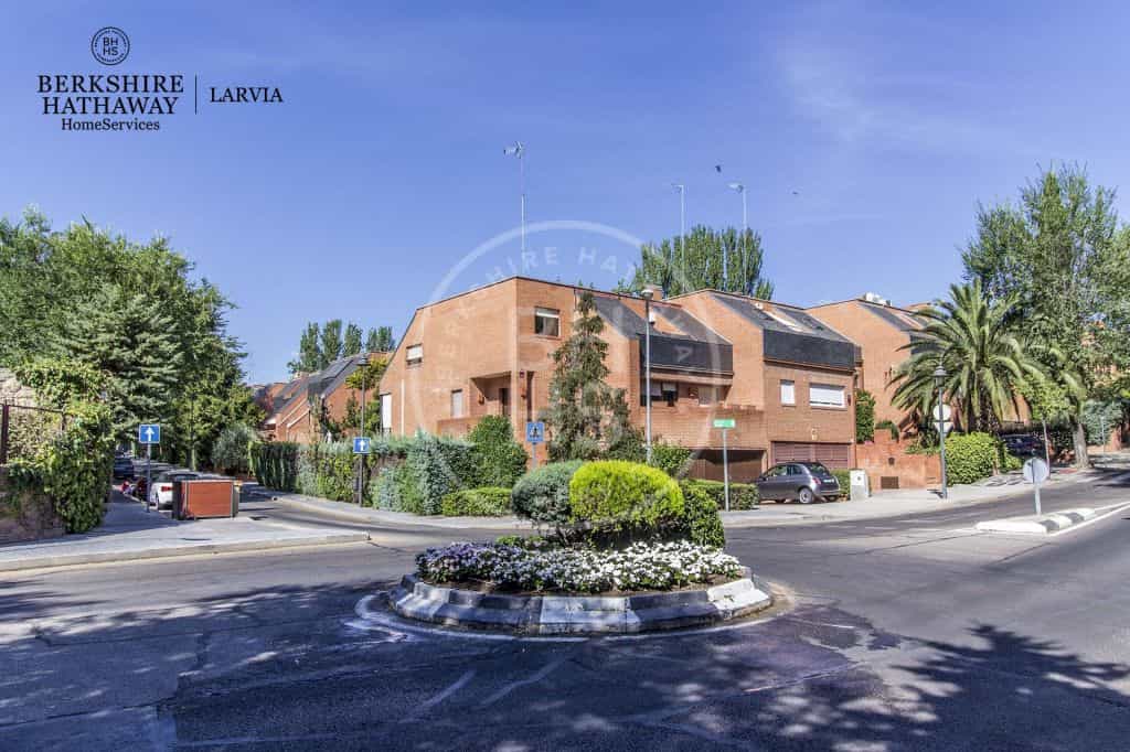 Kondominium w Alcobendas, Community of Madrid 12622634
