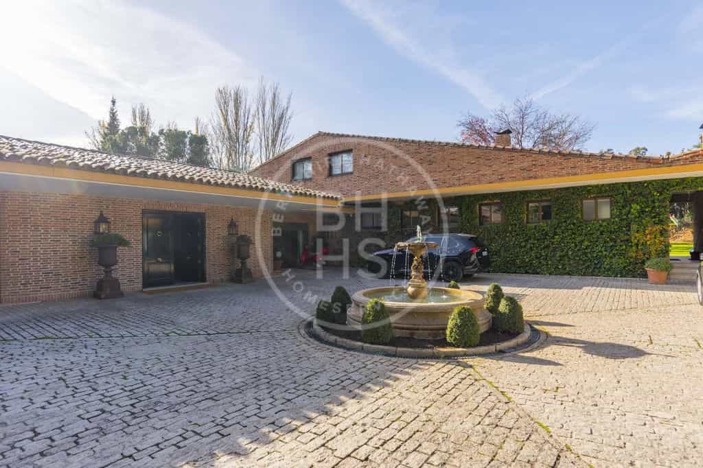 rumah dalam Tres Cantos, Community of Madrid 12622670