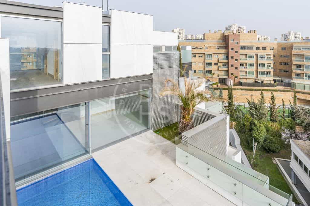 Condominium in Madrid, Community of Madrid 12622722