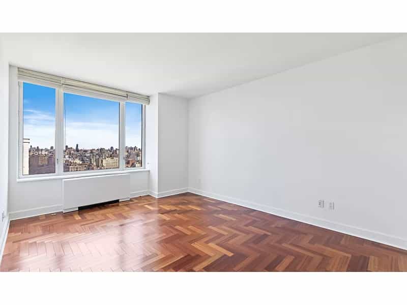 Condominium in New York, New York 12622789