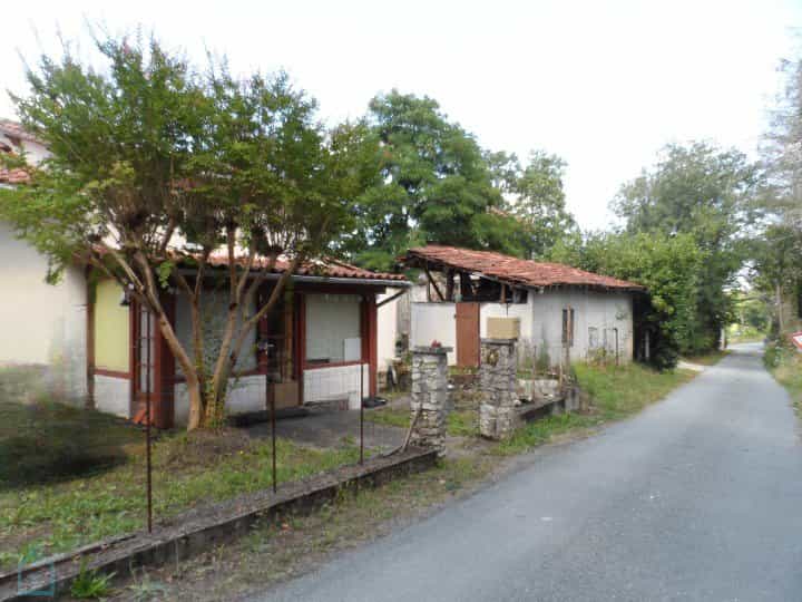 मकान में Ribérac, Nouvelle-Aquitaine 12623924