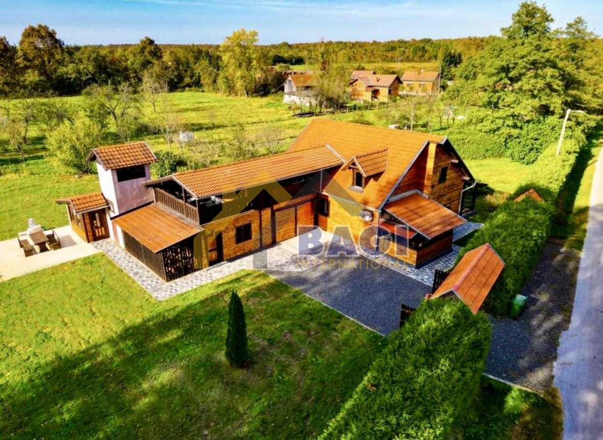 casa en Donji Cerovljani, Sisak-Moslavina County 12624033