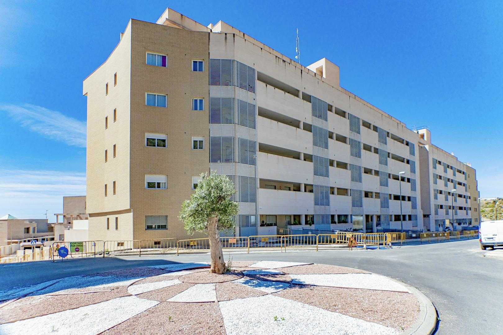 Condominium in Roquetas de Mar, Andalucía 12625197