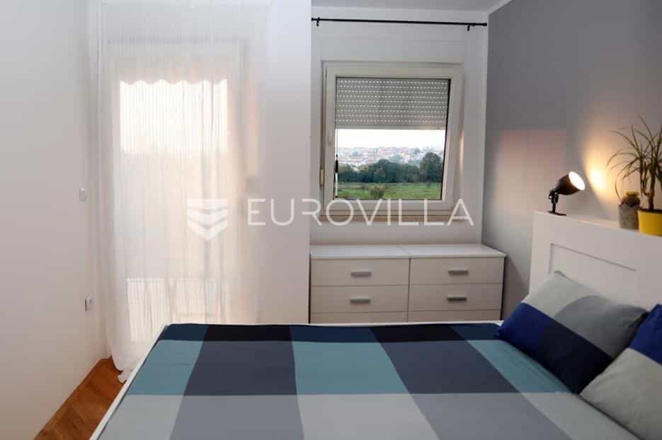 公寓 在 Pula, Istarska županija 12626774