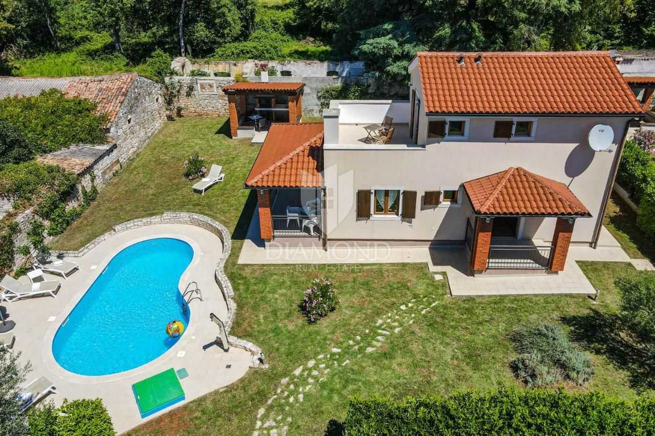 房子 在 Višnjan, Istria County 12626969
