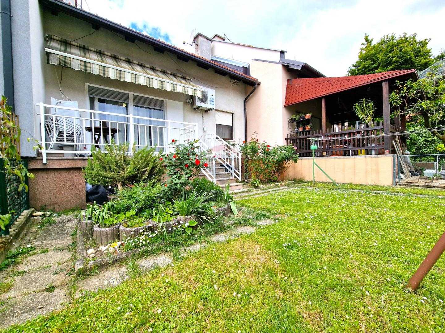 Rumah di Vukomerec, Zagreb, Lulusan 12628331