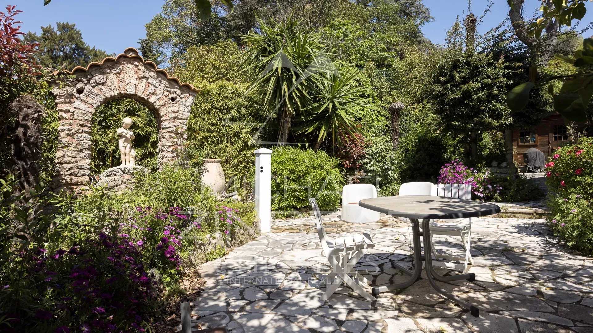 Residential in Cannes, Alpes-Maritimes 12628449