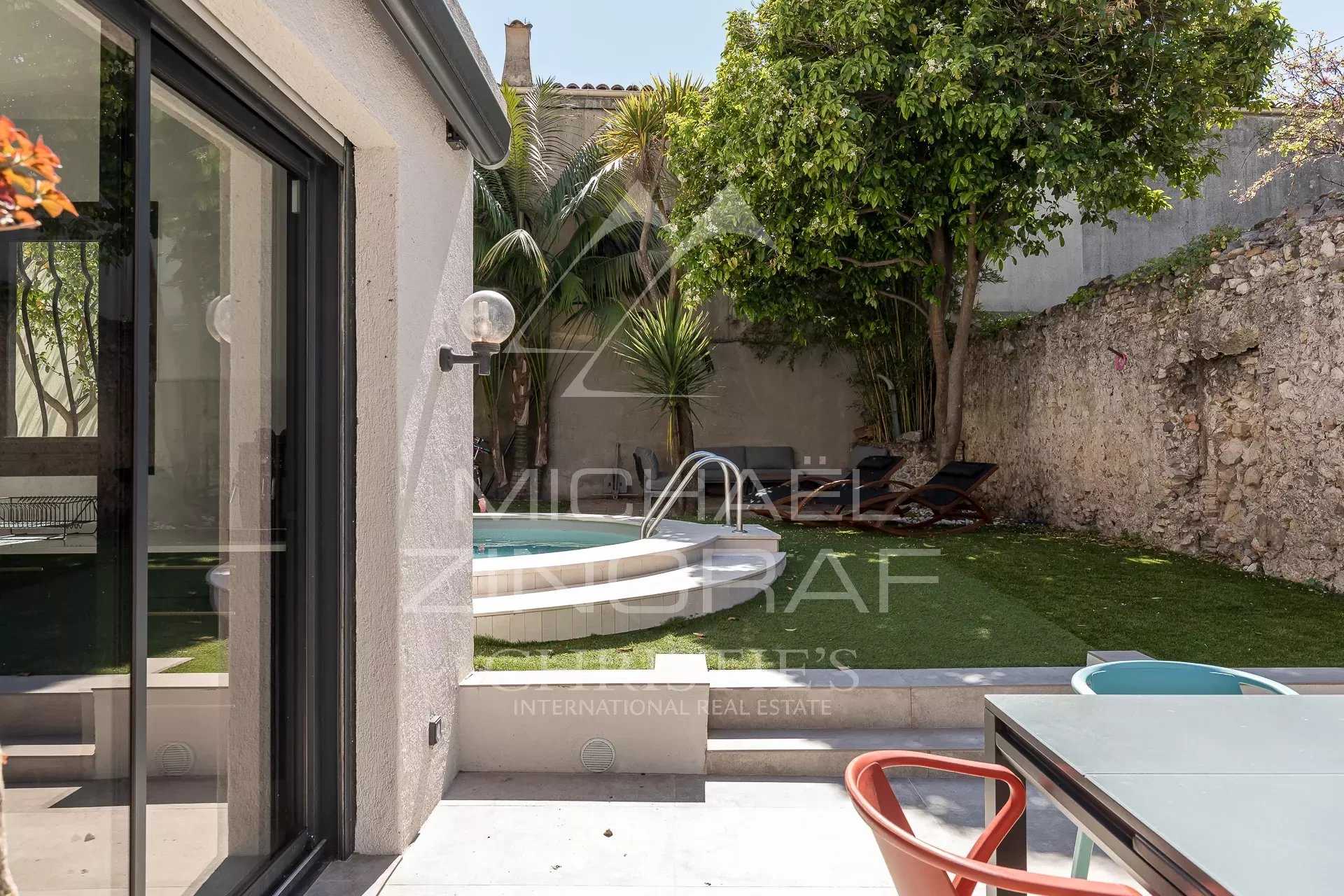 Multiple Houses in Antibes, Provence-Alpes-Cote d'Azur 12628454